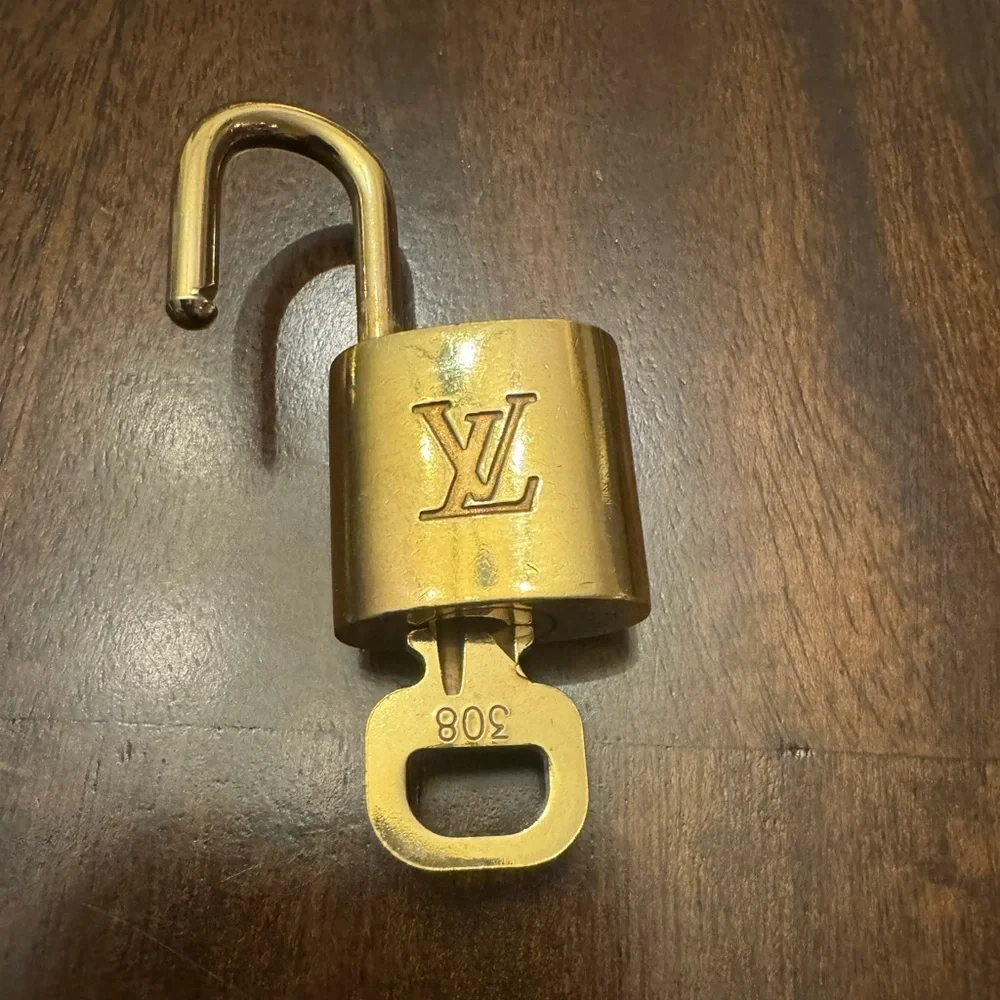 Authentic Louis Vuitton #308 Lock and Key - Picture 3 of 6